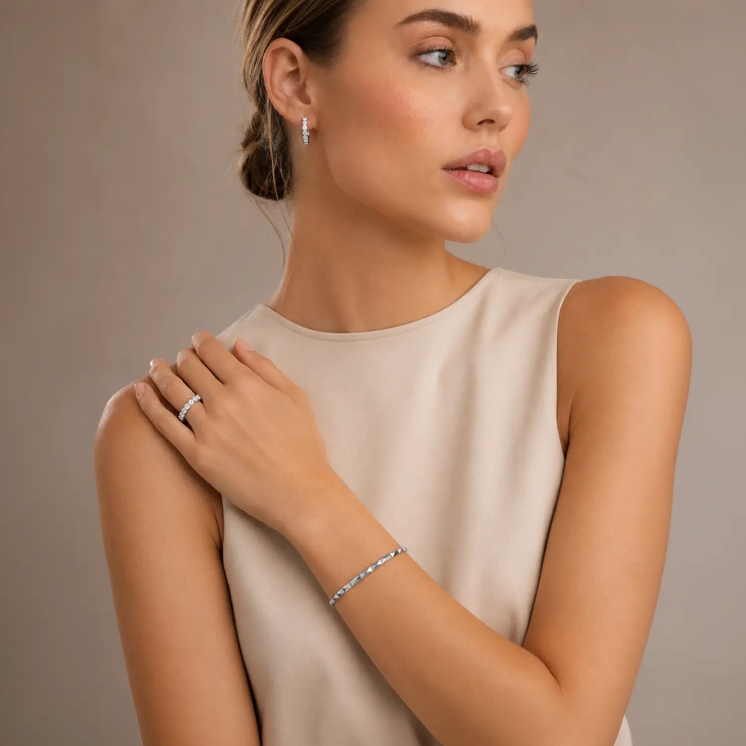COEUR DE LION Eternal Love Bold Ring Silver – on model