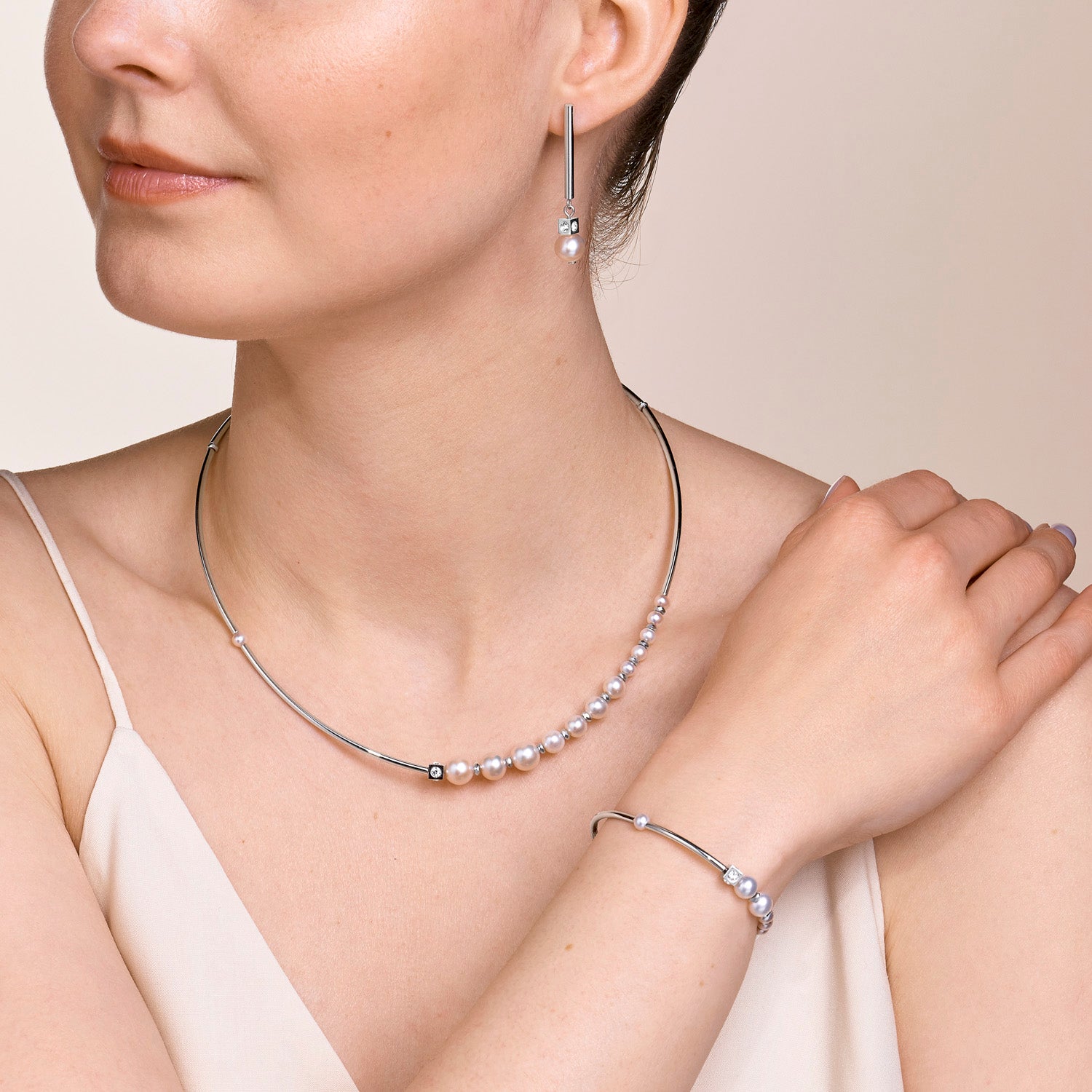 Necklace Asymmetry freshwater pearls & stainless steel white-silver