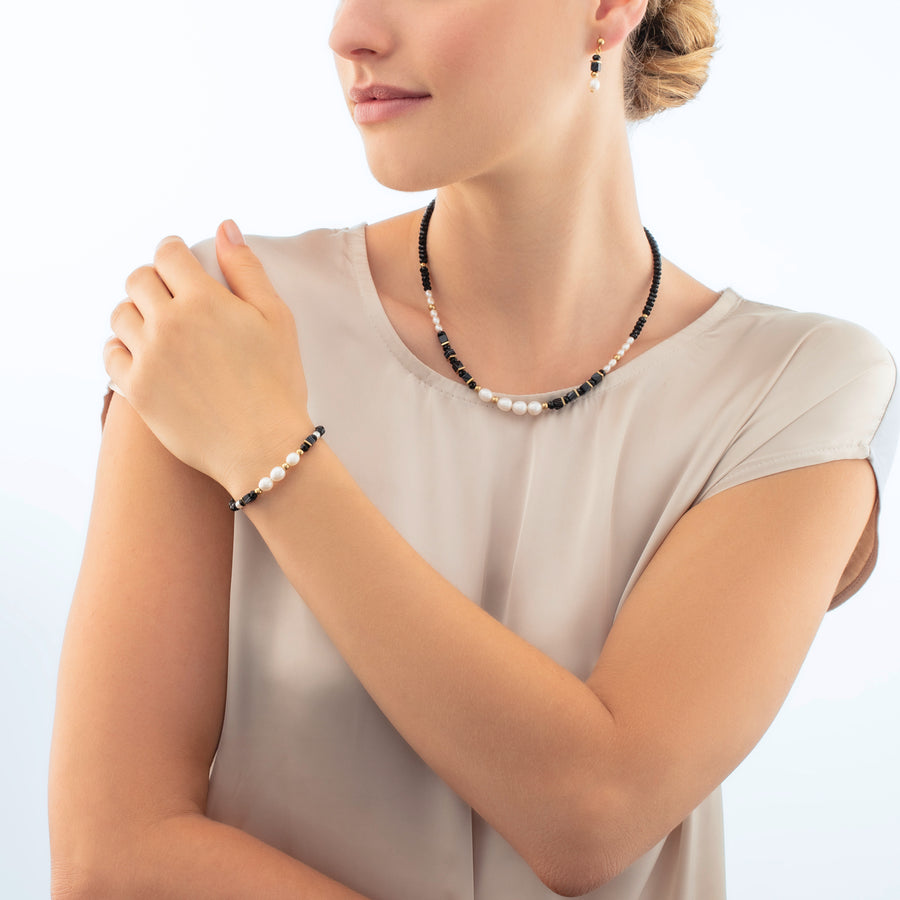 Pearls & Onyx necklace gold