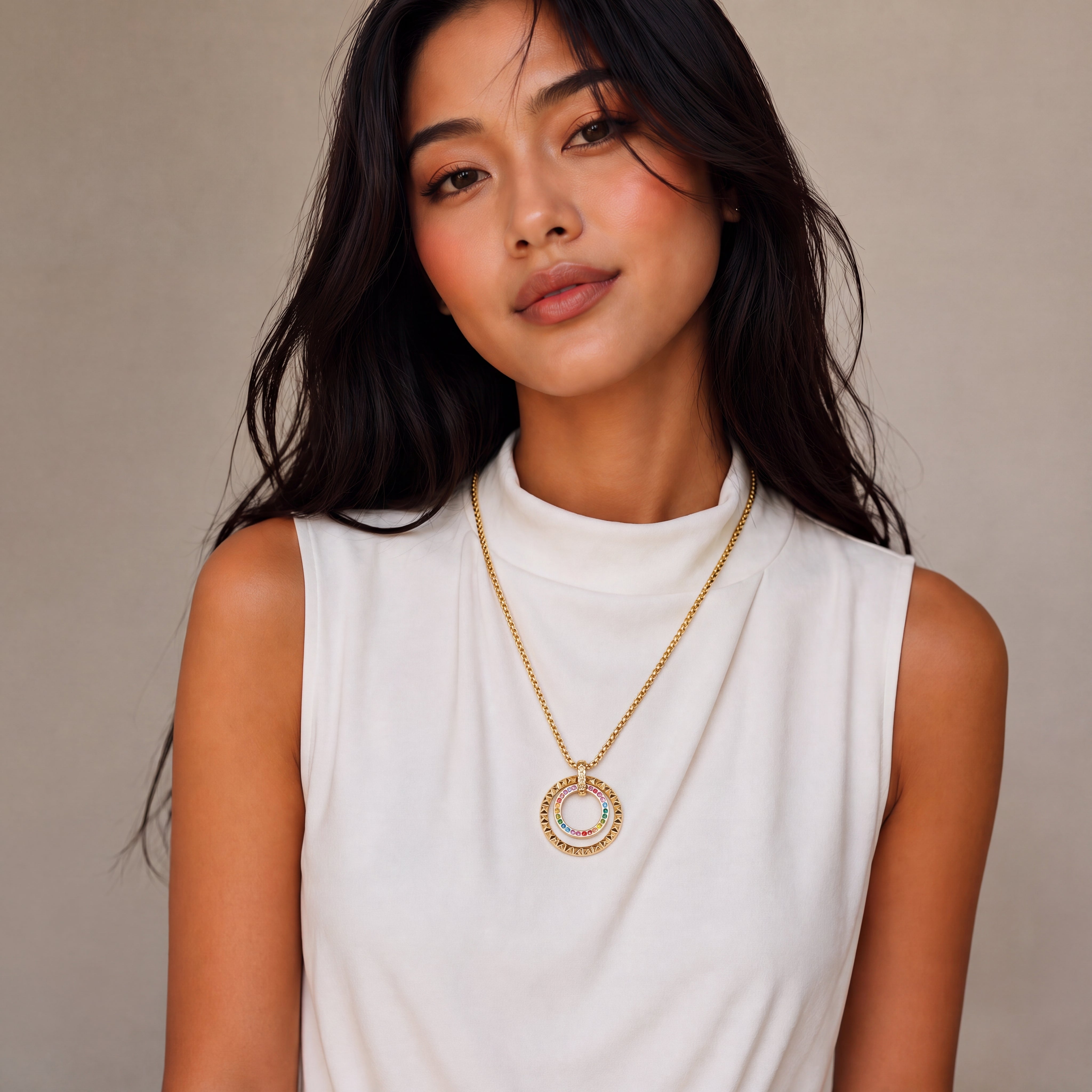 COEUR DE LION Necklace Circle Duo Multicolor Silver – on model
