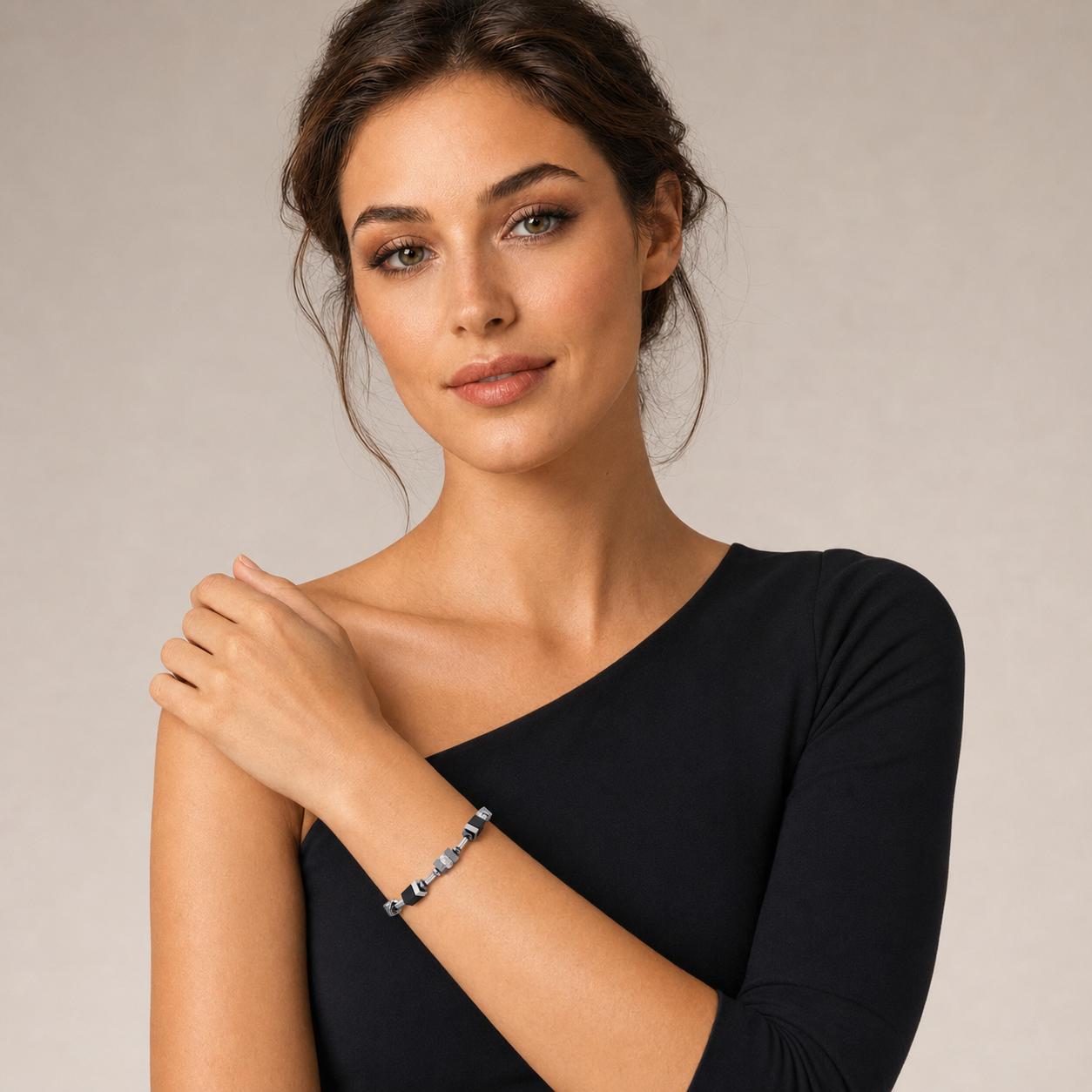 COEUR DE LION Cube Eclipse Bracelet Onyx – on model
