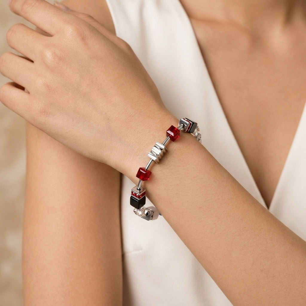 COEUR DE LION GeoCUBE® Iconic Wave Bracelet Urban Silver – on model