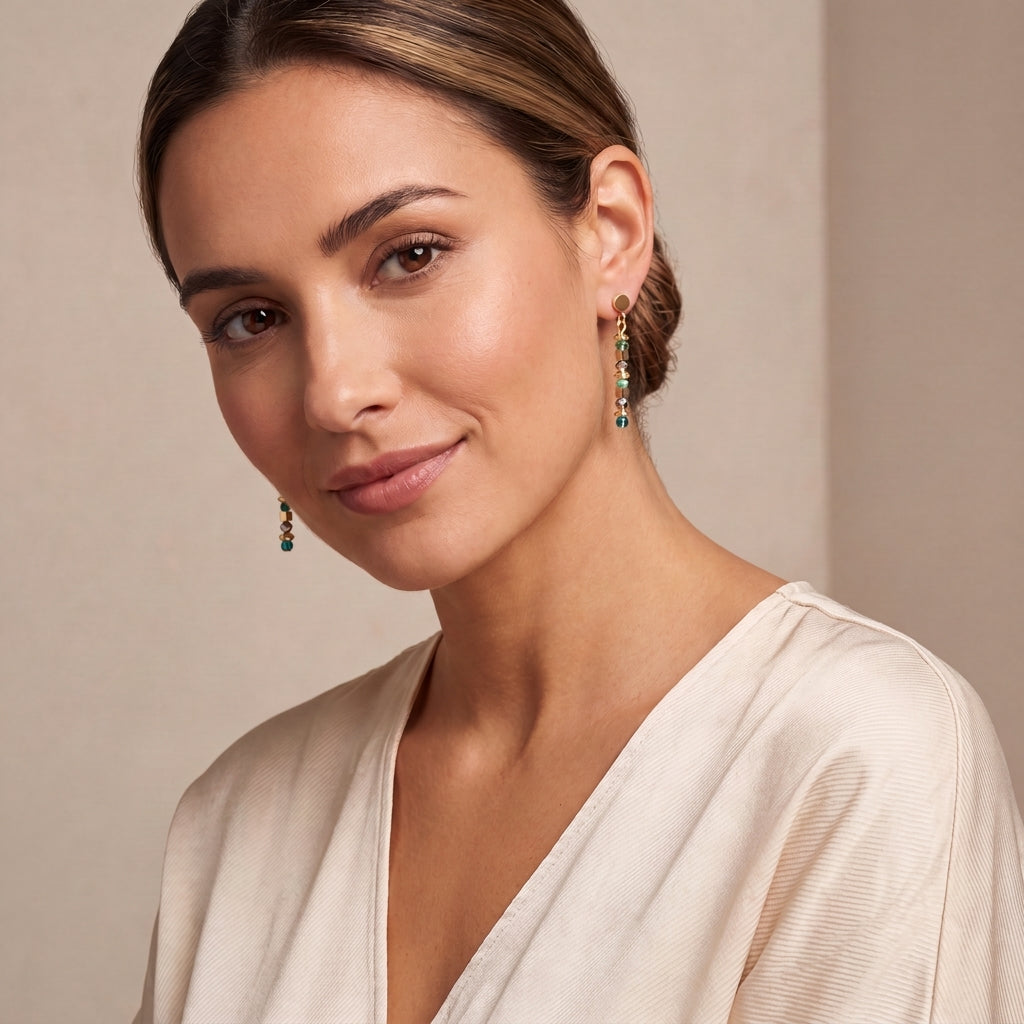 COEUR DE LION Earrings Golden Whisper green-gold – on model