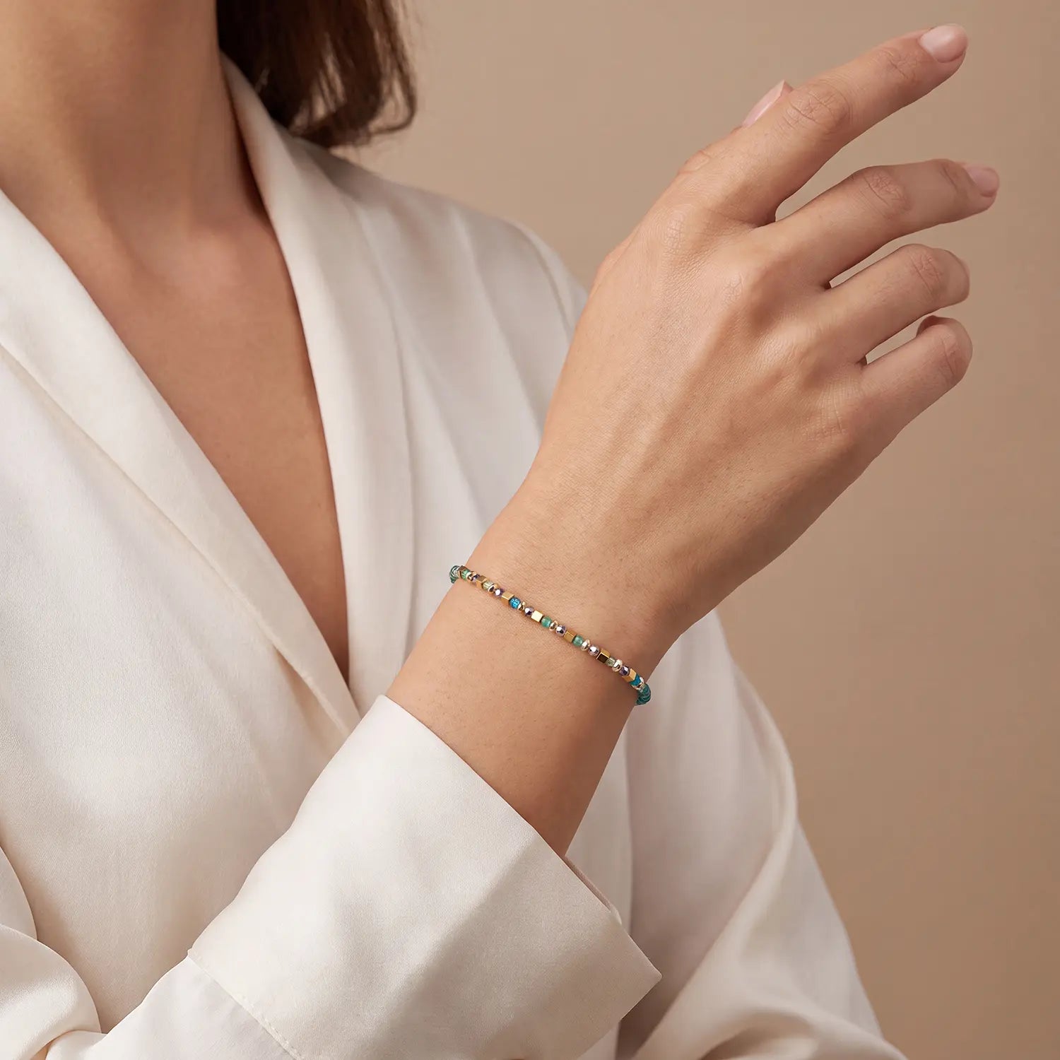 COEUR DE LION Bracelet Golden Whisper green-gold – on model