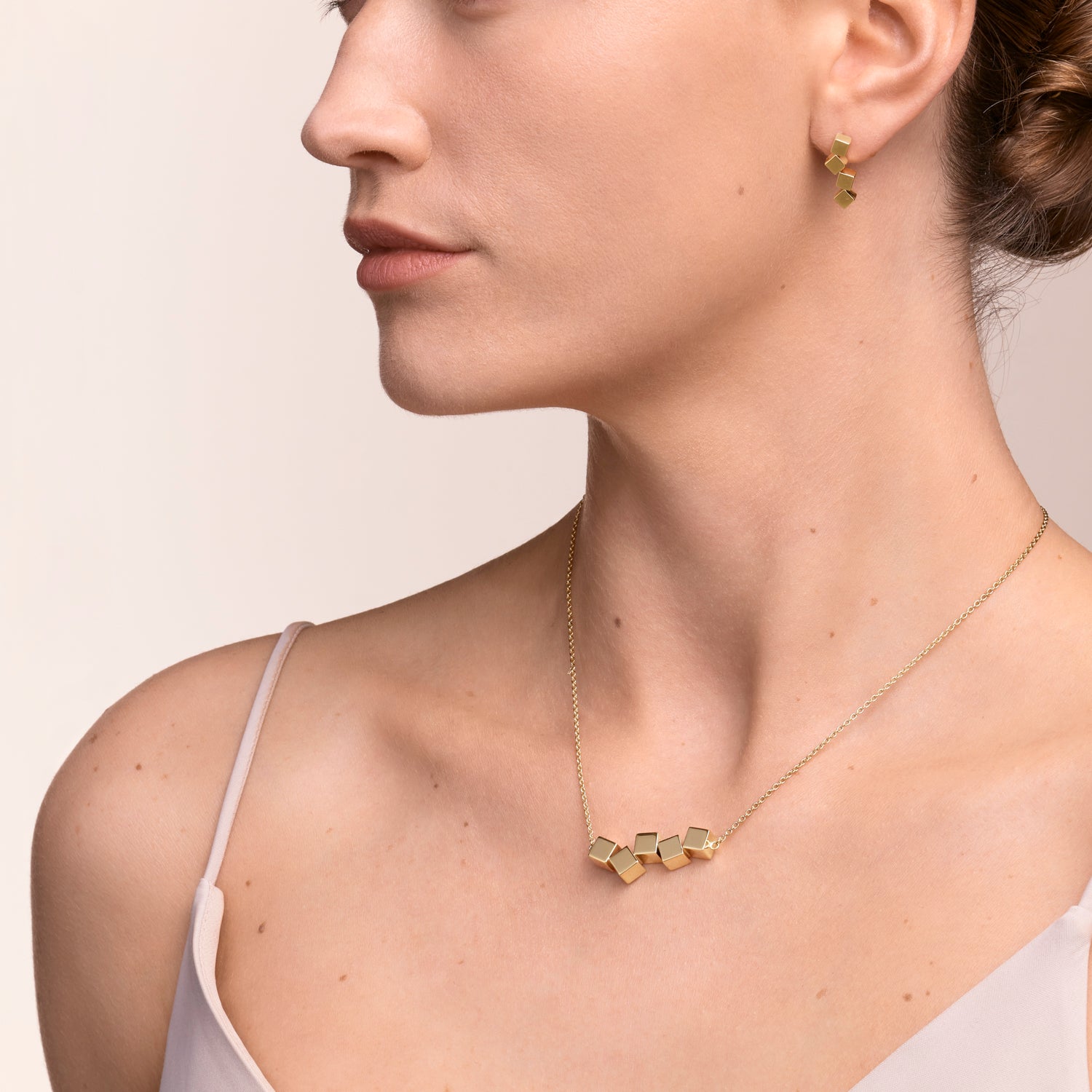 Necklace Dancing GeoCUBE® stainless steel gold