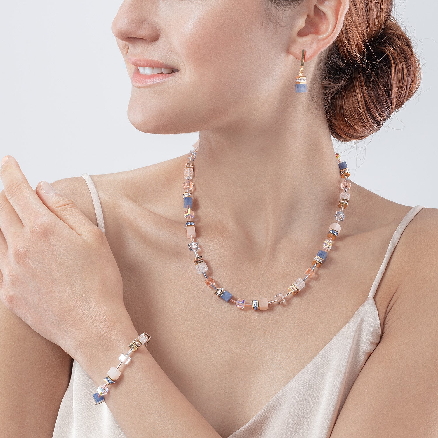 GeoCUBE® Iconic Precious necklace light blue